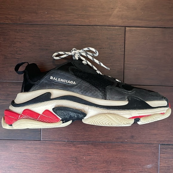 Never worn, great shape. - Picture 1 of 2